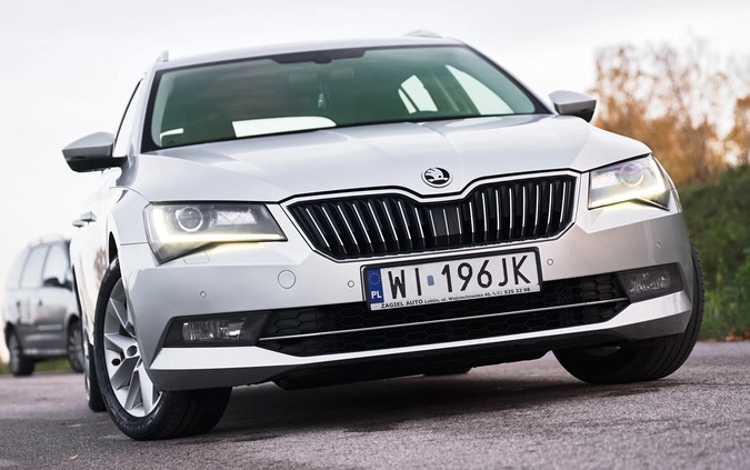 Skoda Superb cena 65000 przebieg: 199220, rok produkcji 2019 z Płock małe 781